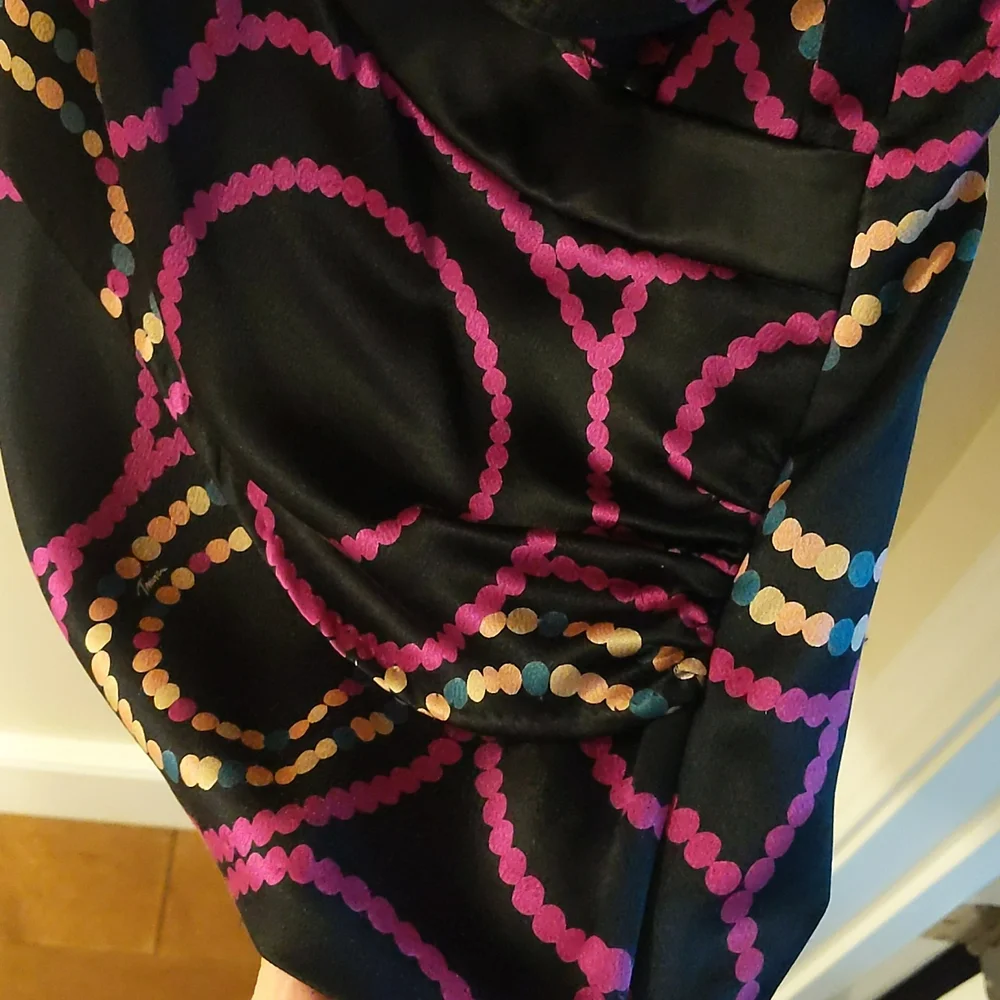 NWOT Trina Turk 100% Silk Gorgeous Top - Picture 6 of 7